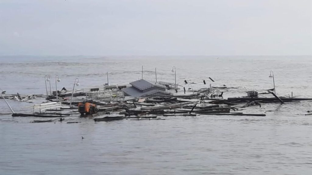 Santa Cruz Wharf